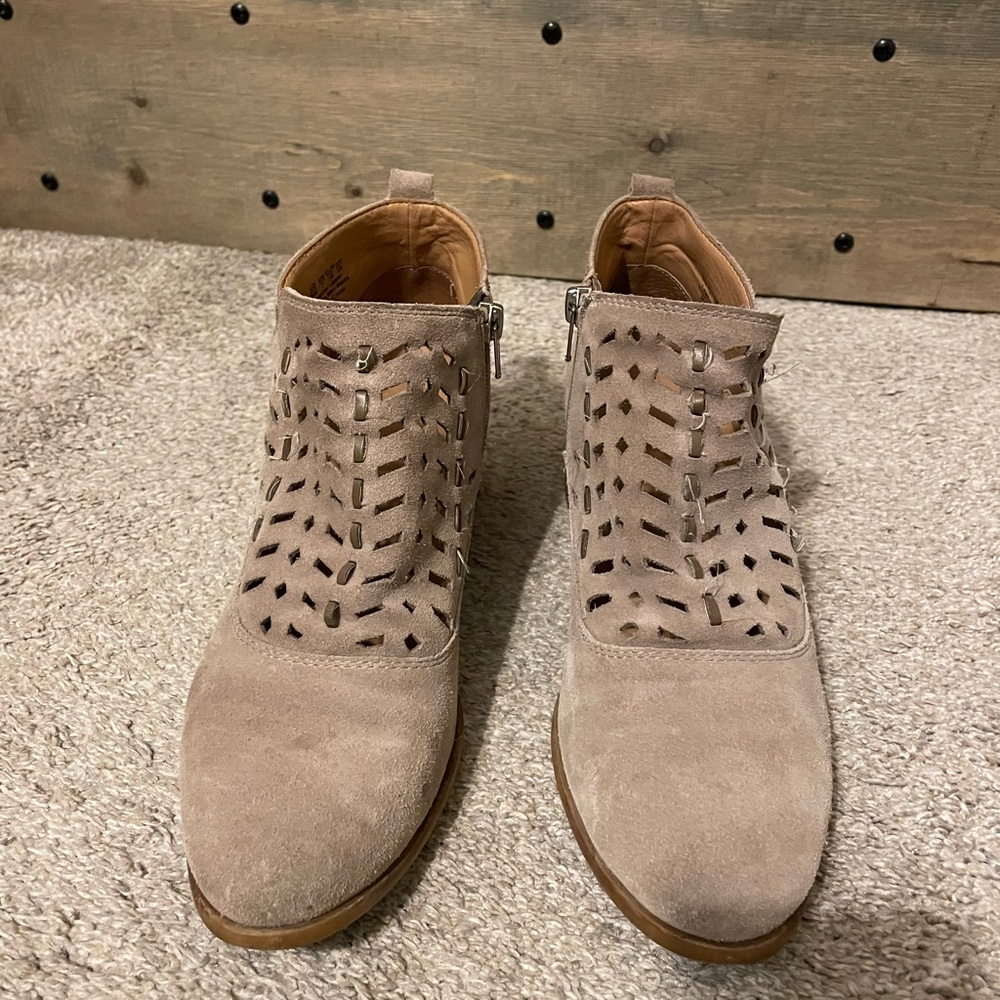 Franco Sarto ran suede ankle booties